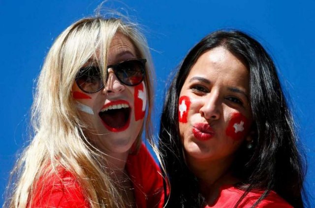 Швейцария привезла сногсшибательных фанаток на чемпионат мира