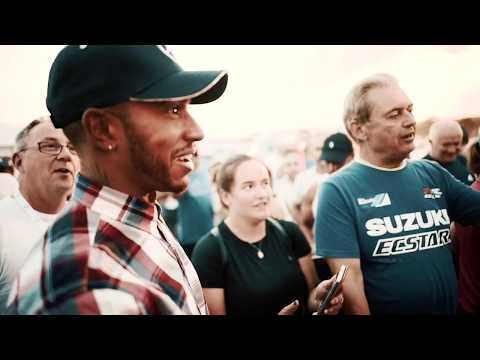 Хэмилтон в дни Гран-при Великобритании встретился с волонтёрами